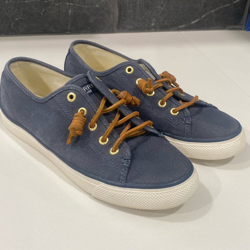 Sperry Women's Crest Vibe Core Sneaker Size 7.5